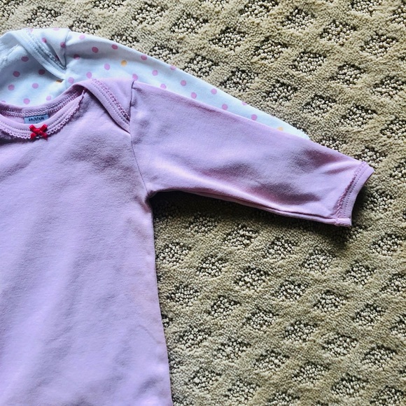 Two 6 months long sleeved onesies - Picture 2 of 3